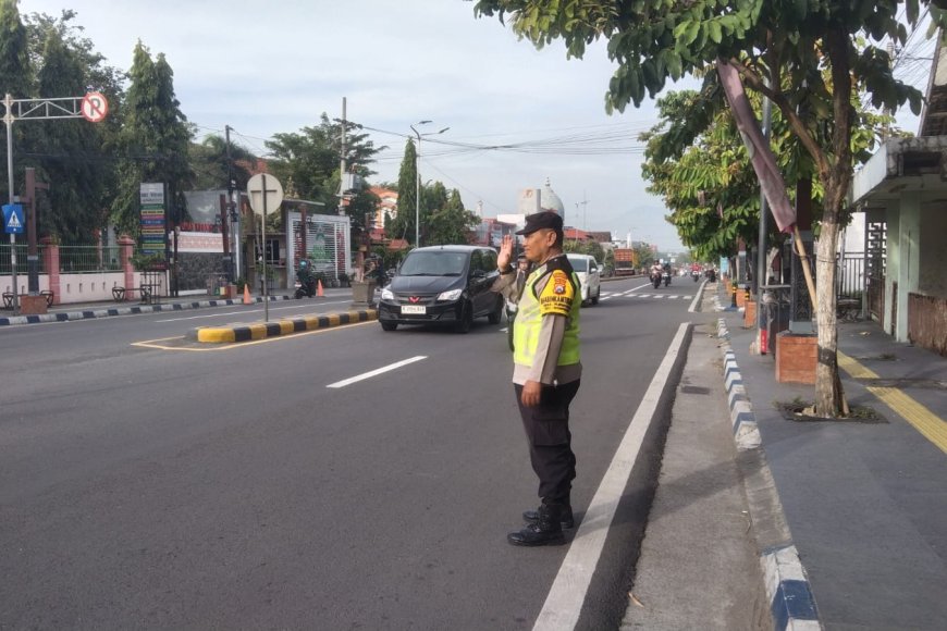 Demi Keselamatan Pelajar, Polsek Wonoasri Pertebal Pengamanan di Zona Sekolah.