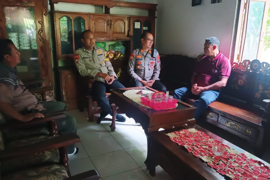 Kapolsek AKP Koco Widodo "Sowan" ke Tokoh SH Terate Sambirejo